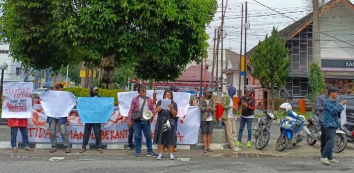 narkotika_bebas_di_kawasan_bangsal_dekat_pasar_horas_siantar_warga_desak_polisi_tangkap_bandarnya