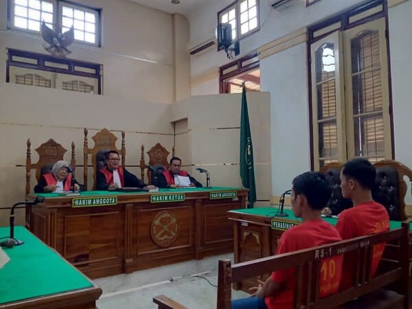 nasib_dua_kurir_53_kg_sabu_dan_10_ribu_butir_pil_happy_five_batal_ditetapkan