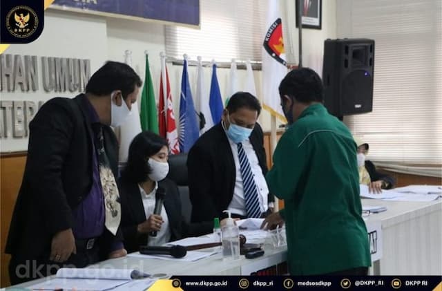 nasib_ketua_bawaslu_siantar_menunggu_putusan_dkpp_ternyata_ini_masalahnya