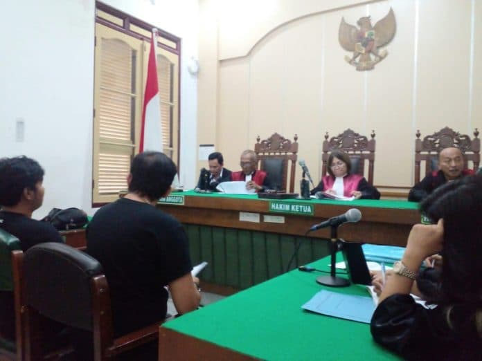 nekat_edarkan_ganja_demi_rp5_ribu_per_paket_sopir_diseret_ke_meja_hijau