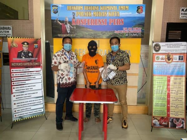 nekat_jadi_bandar_judi_togel_tukang_jahit_diciduk_polisi_di_medan