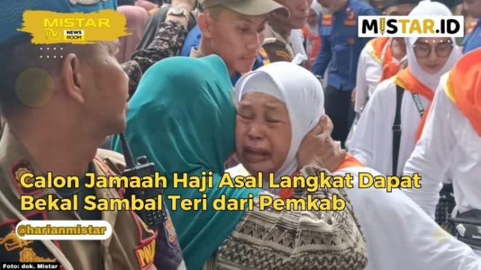newsroom_calon_jamaah_haji_asal_langkat_dapat_bekal_sambal_teri_dari_pemkab
