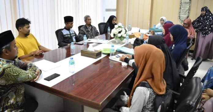 ngadu_ke_dprd_medan_guru_magrib_mengaji_curhat_sulitnya_penyelesaian_berkas