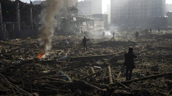 ngeri_900_mayat_yang_ditemukan_di_sekitar_kiev_ukraina_rata_rata_ditembak_mati