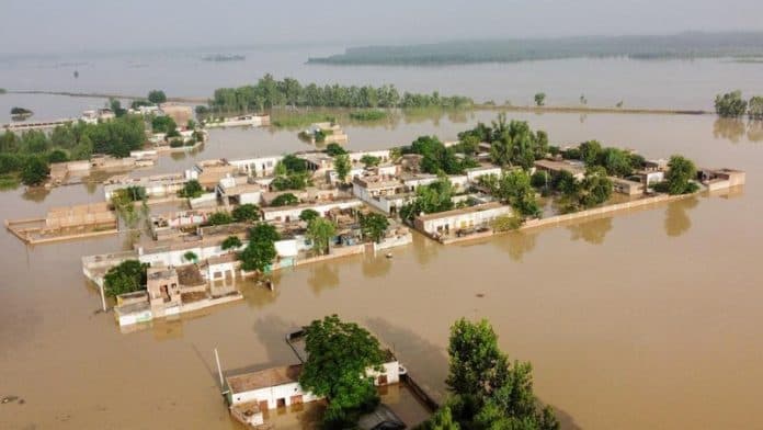 ngeri_hampir_1000_orang_tewas_akibat_banjir_di_pakistan_33_juta_mengungsi
