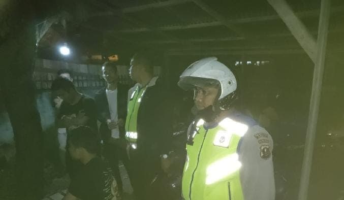 nyalakan_musik_keras_keras_tengah_malam_kelompok_pemuda_di_medan_dibubarkan_polisi