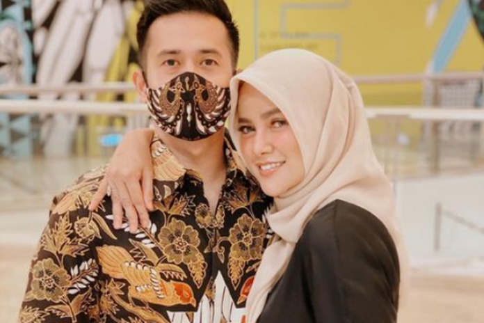 olla_ramlan_gugat_cerai_suami_aufar_hutapea_akan_kupertahankan