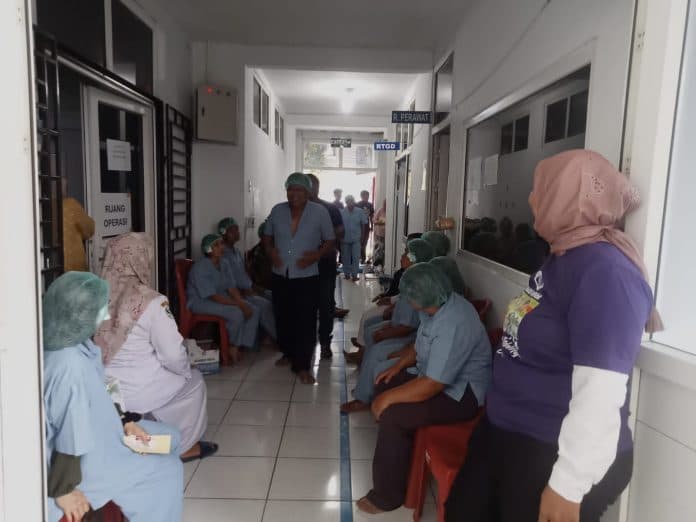operasi_katarak_gratis_di_tapsel_134_mata_sukses_dibedah