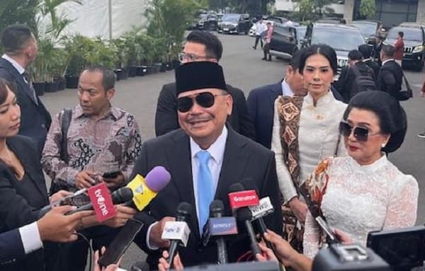 otto_hasibuan_kenang_momen_prabowo_menawarinya_jabatan_dan_larangan_istrinya