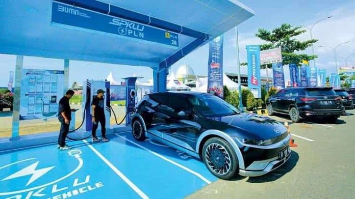 pakai_aplikasi_pln_mobile_lokasi_isi_daya_kendaraan_listrik_bisa_diakses