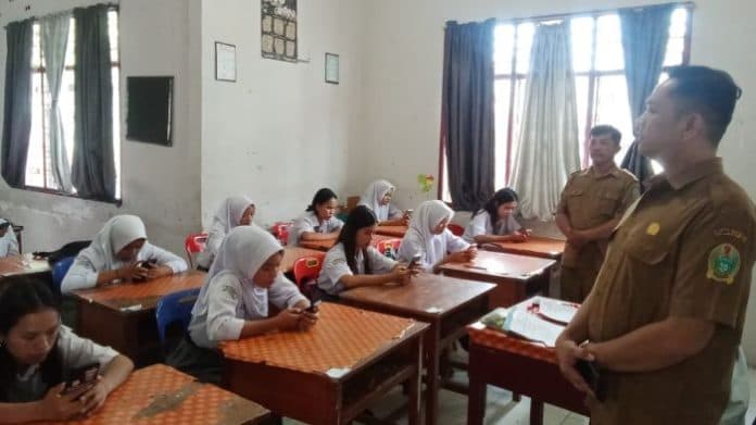 pakai_sistem_cbt_333_siswa_smk_negeri_1_siantar_ikuti_asesmen_sekolah