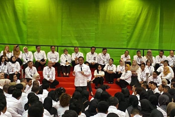 pamit_mundur_dari_seskab_pramono_anung_emosional_dan_menangis