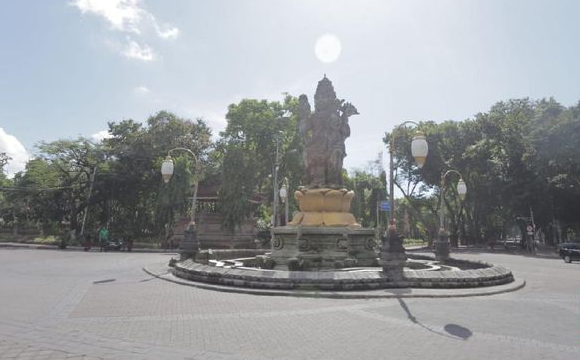 pandemi_covid_19_pariwisata_bali_rugi_rp138_triliun