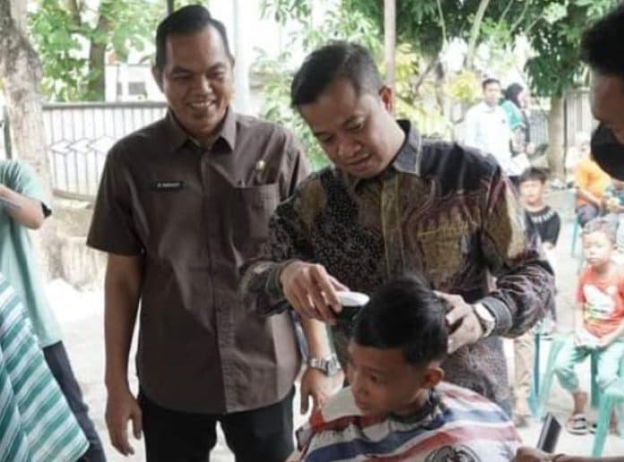 pangkas_gratis_di_kecamatan_rambutan_sambut_hut_tebing_tinggi_ke_107_tahun