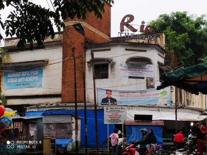 para_pedagang_eks_bioskop_ria_mohon_rasa_kemanusiaan_pemerintah