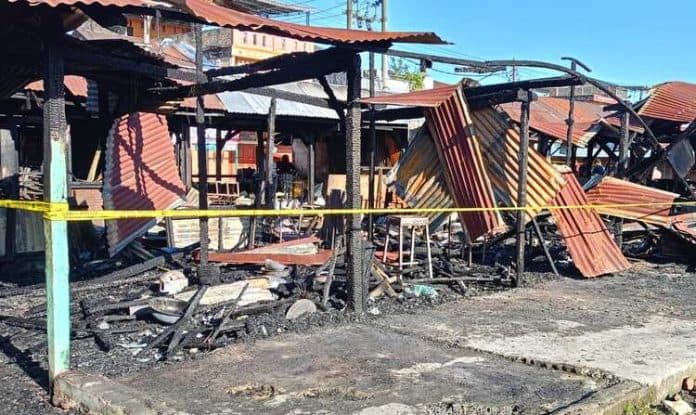 pasar_sidikalang_kembali_terbakar_dan_8_kios_hangus
