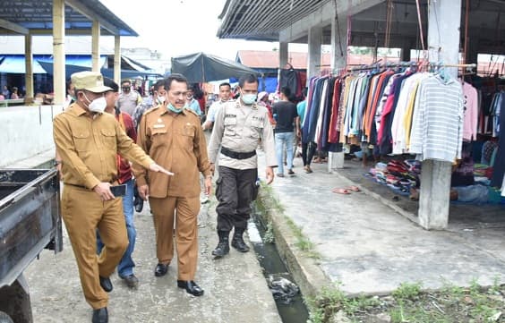 pasar_tradisional_di_desa_pon_sei_bamban_ditinjau_wabup_sergai
