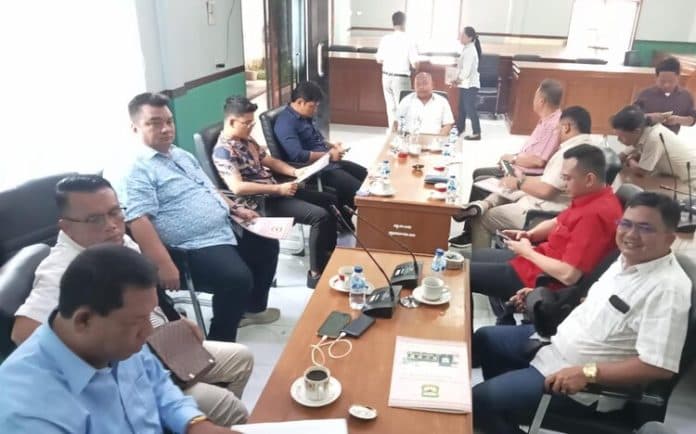 pasca_dilantik_ini_kegiatan_anggota_dprd_siantar_di_hari_pertama_ngantor