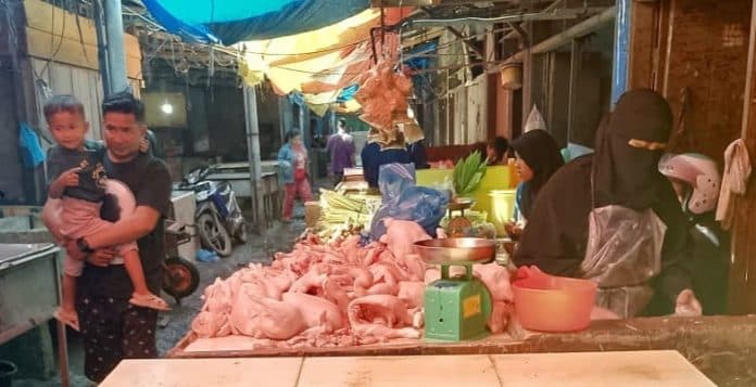 pasca_idul_adha_harga_daging_ayam_potong_di_pematangsiantar_turun