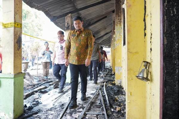 pasca_kebakaran_bobby_nasution_perintahkan_dinas_perkim_segera_perbaiki_smpn_20_medan