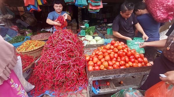 pasca_lebaran_harga_berbagai_komoditas_di_medan_turun