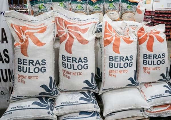 pasca_lebaran_stok_beras_di_gudang_bulog_pematangsiantar_mencapai_700_ton