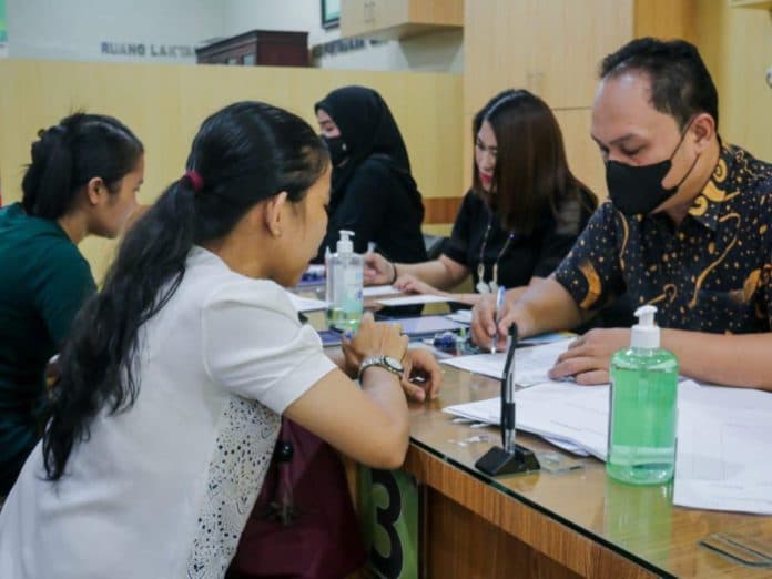 pasca_libur_idulfitri_pengurusan_adminduk_di_medan_meningkat