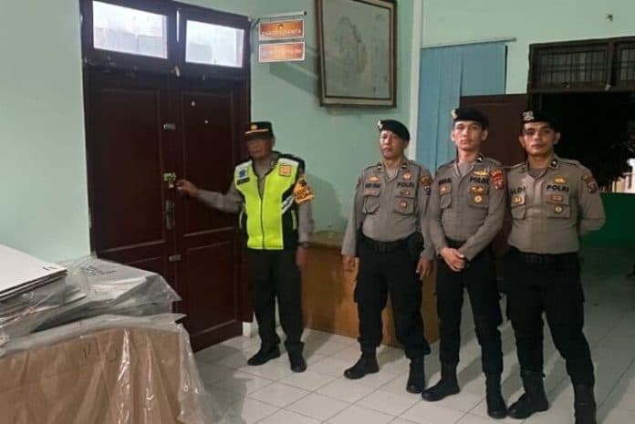 pasca_pemilu_polres_tebing_tinggi_patroli_ke_kantor_ppk