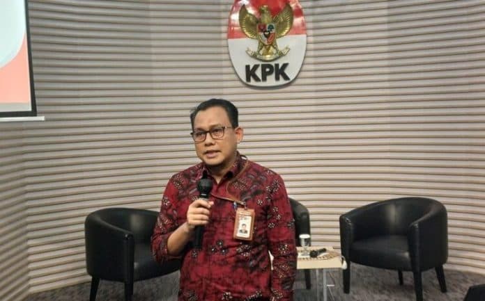 pasca_penggeledahan_kpk_cegah_2_orang_terkait_kasus_taspen