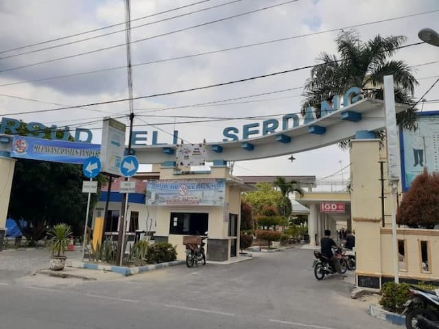 pasien_asal_tanjung_morawa_dirujuk_ke_rs_adam_malik