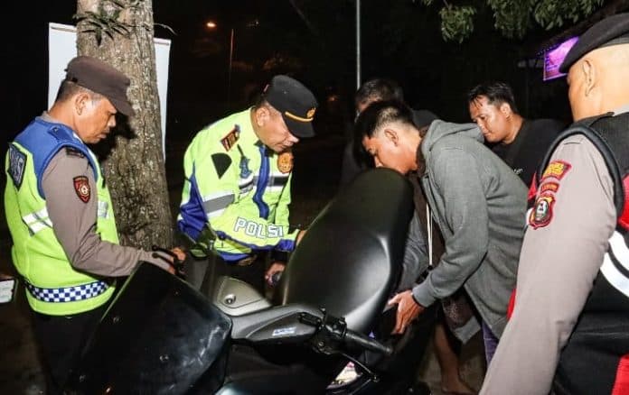 patroli_malam_hari_polres_tebing_tinggi_jaring_belasan_sepeda_motor