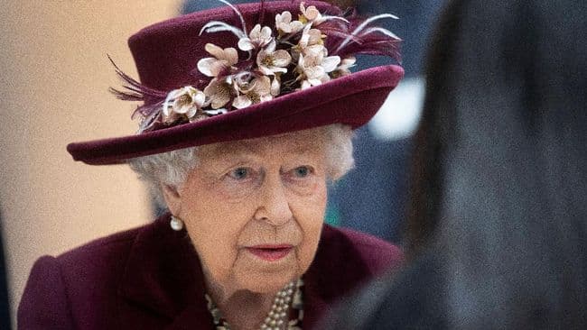 patut_kita_tiru_demi_rakyatnya_ratu_elizabeth_ii_batalkan_pesta_ultah_karena_pandemi