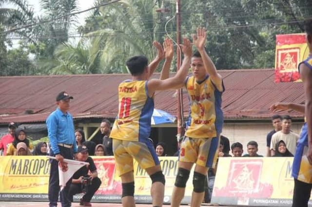 pbv_nusantara_ds_dan_kartika_vc_juara_3_partai_senior_turnamen_voli_marcopolo_cup