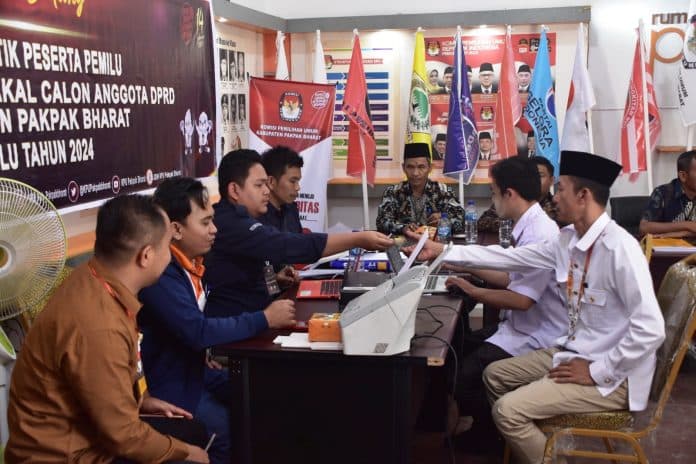 pc_partai_gerindra_pakpak_bharat_daftarkan_20_bacaleg_ke_kpud