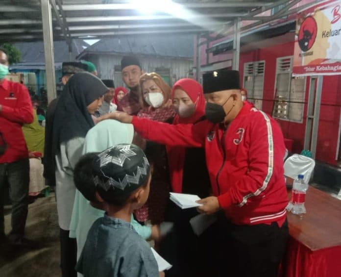 pdip_siantar_buka_puasa_bersama_dan_santuni_anak_yatim_piatu