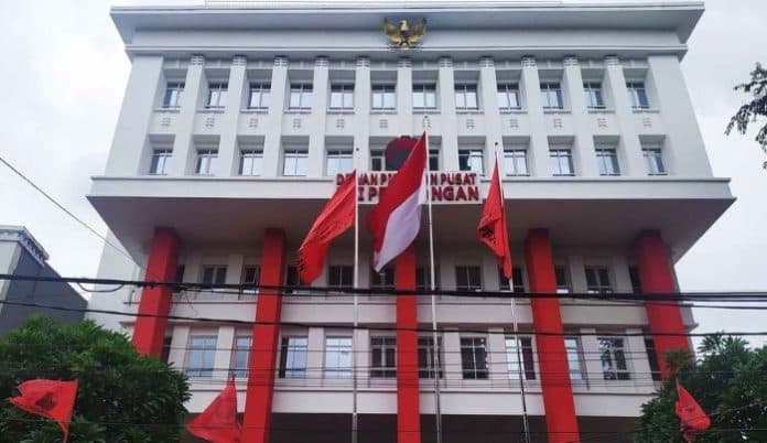 pdip_siapkan_tim_hukum_untuk_membela_hasto_yang_jadi_tersangka