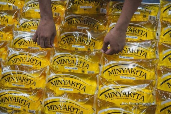 pedagang_pasar_tradisional_dwikora_masih_jual_minyakita_di_atas_het