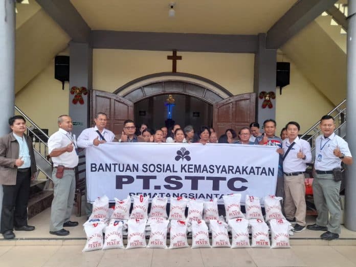 peduli_masyarakat_pt_sttc_pematangsiantar_salurkan_bansos_dan_tali_asih_ke_rumah_ibadah