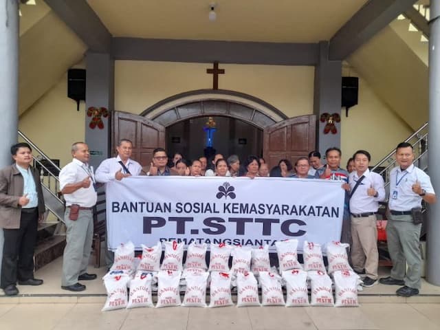 peduli_masyarakat_pt_sttc_pematangsiantar_salurkan_bansos_dan_tali_asih_ke_rumah_ibadah