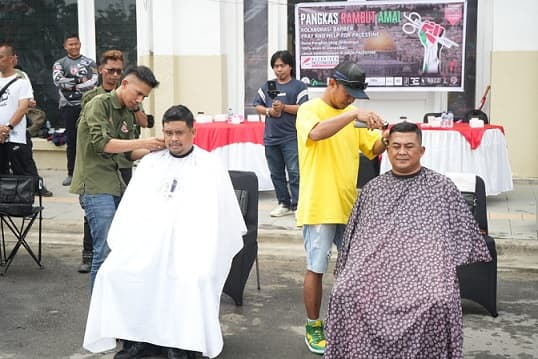 peduli_palestina_wali_kota_medan_dan_dandim_0201medan_pangkas_rambut_amal