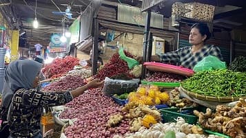 pekan_terakhir_juli_harga_bahan_pokok_kompak_turun_cabai_rawit_melejit