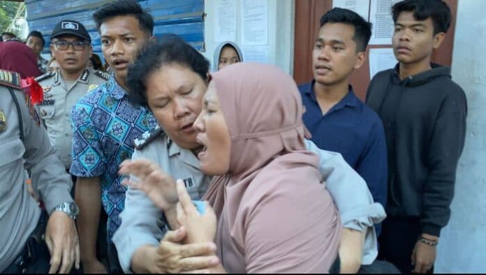 pekerja_sorlip_desak_honor_mengaku_diancam_bunuh