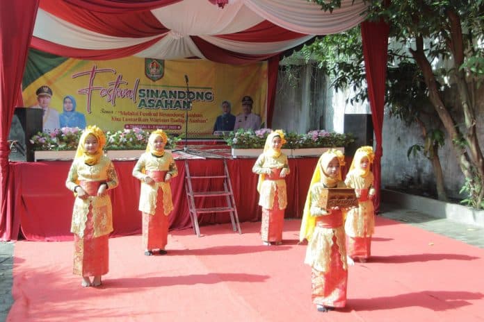 pelajar_di_asahan_mulai_aktif_kembangkan_seni_budaya_sinandong