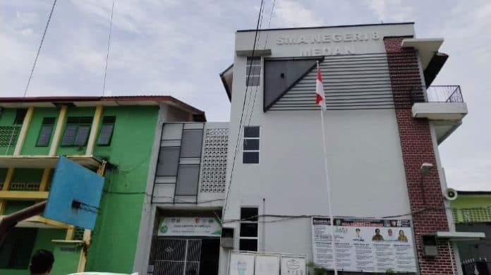 pelajar_sman_8_medan_tinggal_kelas_kepsek_bilang_begini
