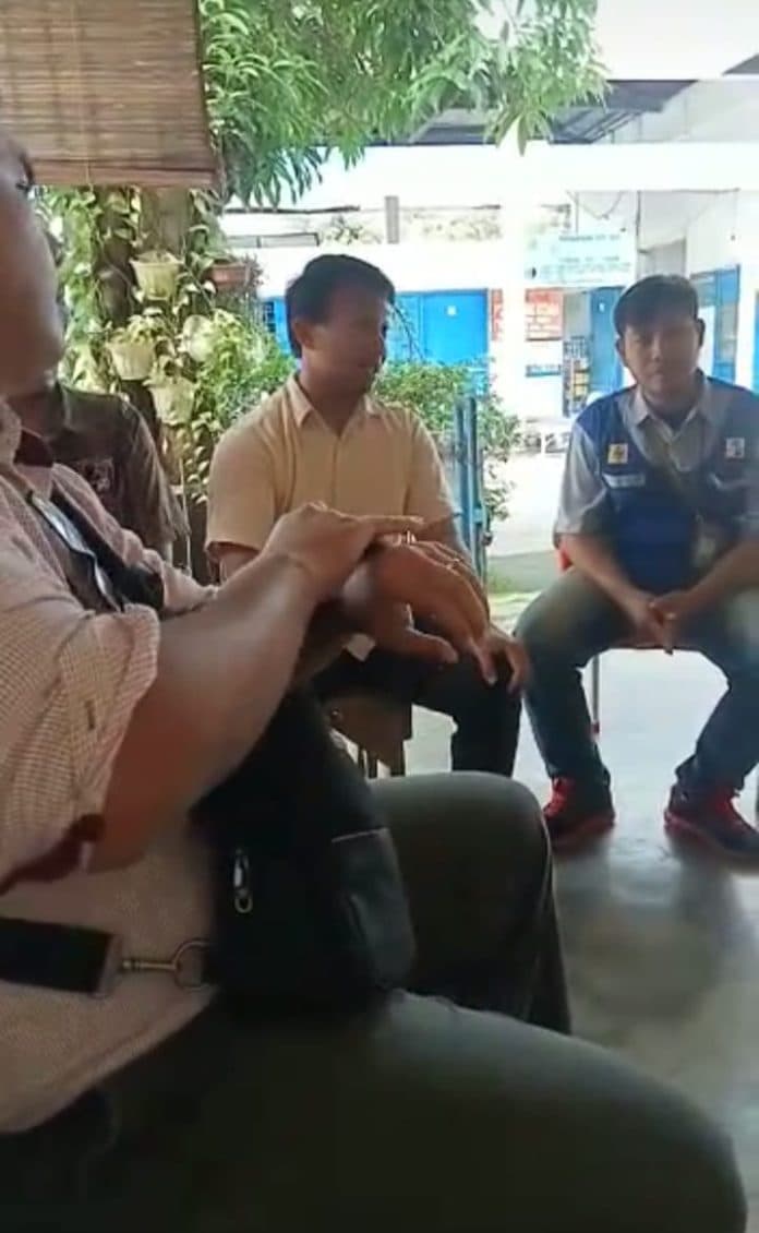pelanggan_meteran_buram_diundang_ke_kantor_pln_rayon_lubuk_pakam