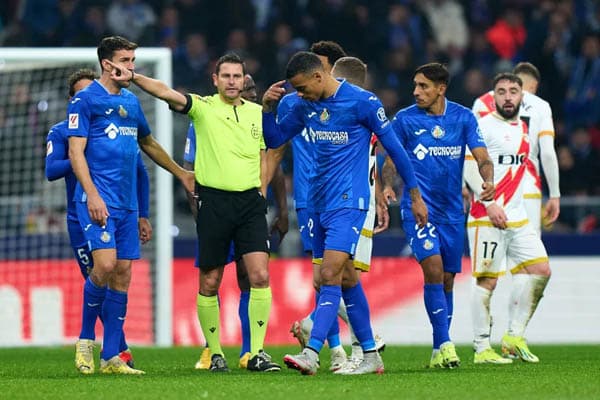 pelatih_getafe_beberkan_ucapan_greenmason_sampai_diusir_wasit