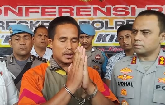 pelatih_renang_minta_maaf_setelah_viral_tendang_guru_olahraga_wanita