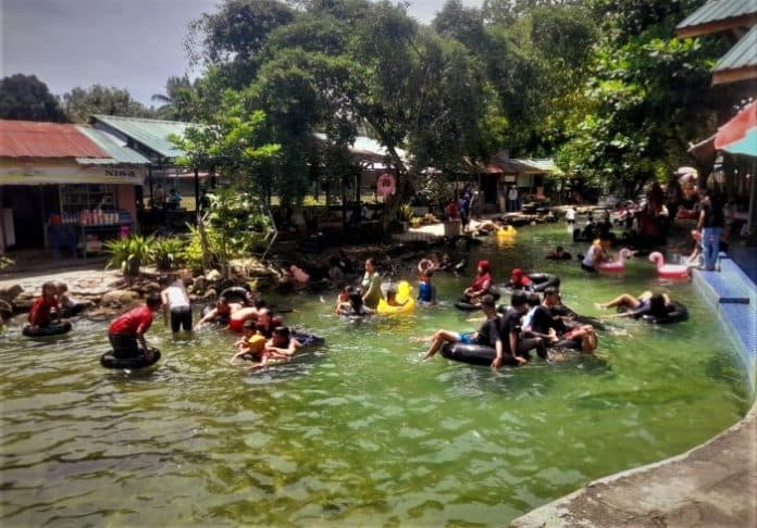 pemandian_alam_sejuk_jawa_maraja_pesona_alam_yang_tersembunyi_di_simalungun