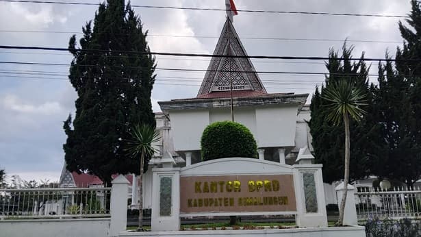 pembahasan_lkpj_2023_menunggu_penjadwalan_banmus_dprd_simalungun
