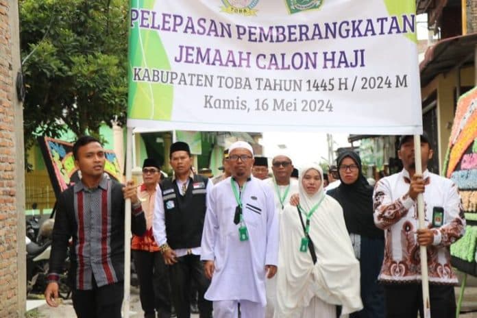 pemberangkatan_4_jemaah_calon_haji_ini_pesan_bupati_toba